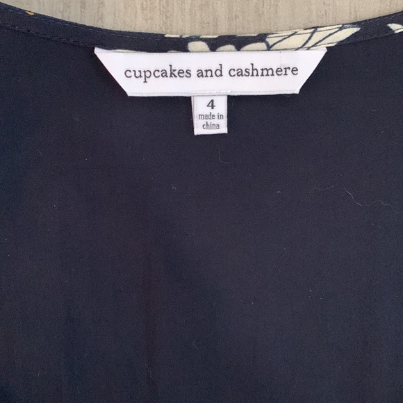 CUPCAKE AND CASHMERE long sleeve short dress - Picture 10 of 12